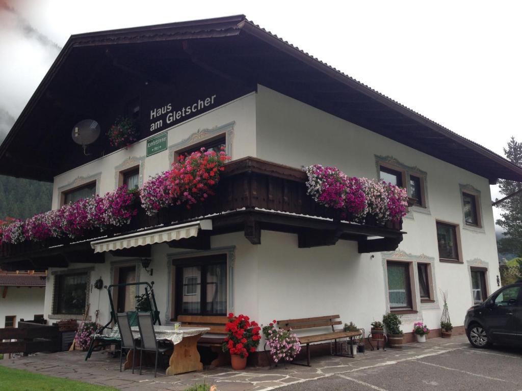 Haus Am Gletscher Neustift im Stubaital Luaran gambar
